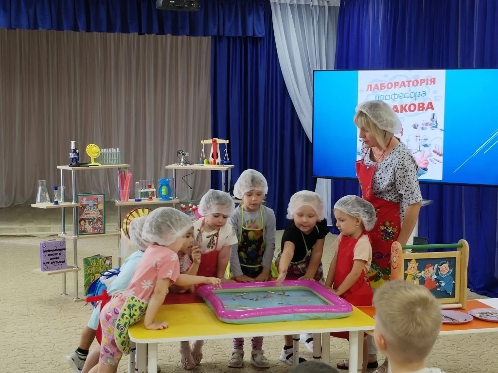 Научное шоу с элементами сказок ожидало  ребят МБДОУ №31 «Золотая рыбка» в лаборатории профессора Чудокова.
